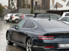 Photo of the vehicle Genesis G80