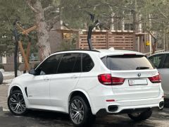 Photo of the vehicle BMW X5