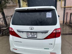 Photo of the vehicle Toyota Alphard