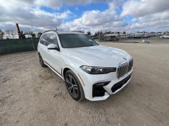 Photo of the vehicle BMW X7