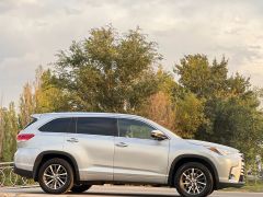 Photo of the vehicle Toyota Highlander