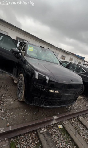 Lynk &amp; Co 900