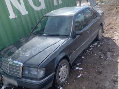 Сүрөт унаа Mercedes-Benz W124