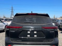 Photo of the vehicle Toyota Highlander