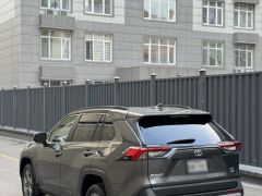 Сүрөт унаа Toyota RAV4