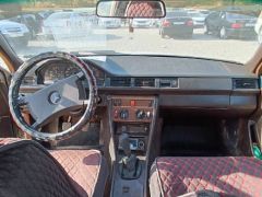 Сүрөт унаа Mercedes-Benz W124