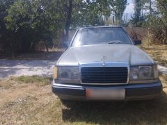 Фото авто Mercedes-Benz W124