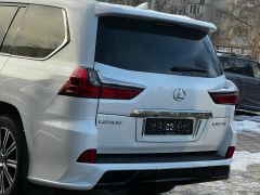 Photo of the vehicle Lexus LX