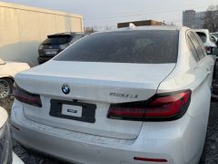 Photo of the vehicle BMW 5 Series