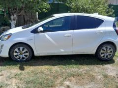 Сүрөт унаа Toyota Prius c