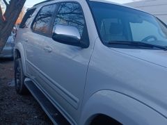 Сүрөт унаа Toyota Sequoia