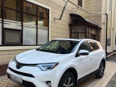 Сүрөт унаа Toyota RAV4