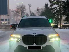 Photo of the vehicle BMW X7