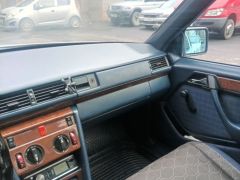 Сүрөт унаа Mercedes-Benz W124