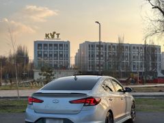 Сүрөт унаа Hyundai Elantra