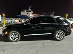 Photo of the vehicle Audi Q7