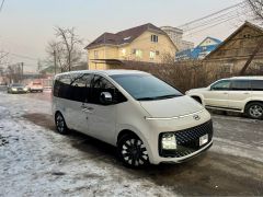 Фото авто Hyundai Staria