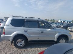 Сүрөт унаа Toyota Land Cruiser Prado