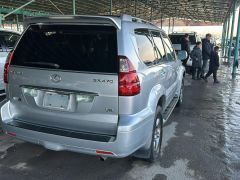 Photo of the vehicle Lexus GX