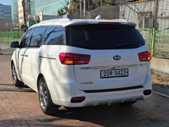 Photo of the vehicle Kia Carnival