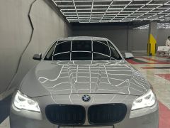 Photo of the vehicle BMW 5 Series