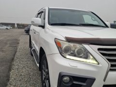 Photo of the vehicle Lexus LX