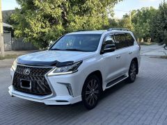 Photo of the vehicle Lexus LX