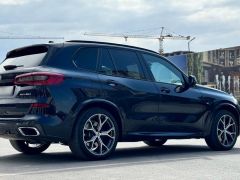 Photo of the vehicle BMW X5