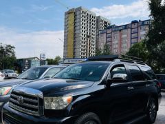 Сүрөт унаа Toyota Sequoia