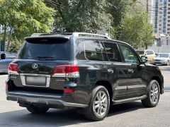 Photo of the vehicle Lexus LX