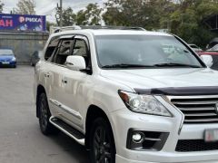 Photo of the vehicle Lexus LX