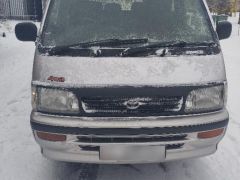 Сүрөт унаа Toyota HiAce