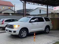 Фото авто Toyota Sequoia