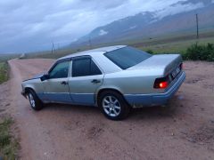 Сүрөт унаа Mercedes-Benz W124