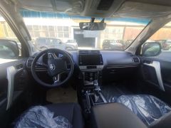 Сүрөт унаа Toyota Land Cruiser Prado