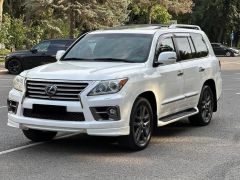 Photo of the vehicle Lexus LX