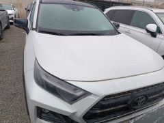 Сүрөт унаа Toyota RAV4