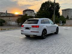 Photo of the vehicle Audi Q7