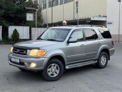 Photo of the vehicle Toyota Sequoia