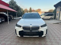 Photo of the vehicle BMW X5