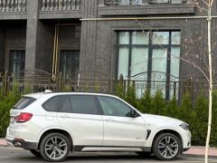 Photo of the vehicle BMW X5