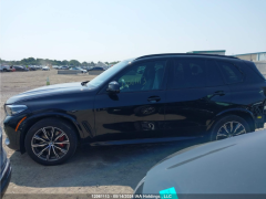 Photo of the vehicle BMW X5