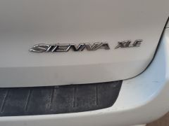 Фото авто Toyota Sienna