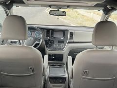 Фото авто Toyota Sienna