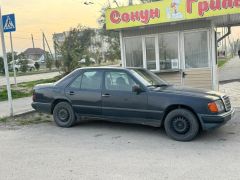 Сүрөт унаа Mercedes-Benz W124