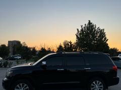 Сүрөт унаа Toyota Sequoia