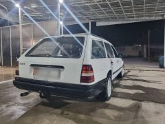 Сүрөт унаа Mercedes-Benz W124