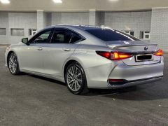 Photo of the vehicle Lexus ES