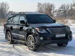 Photo of the vehicle Lexus LX