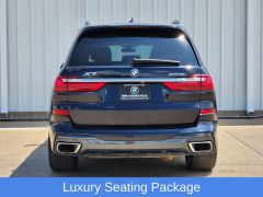 Photo of the vehicle BMW X7